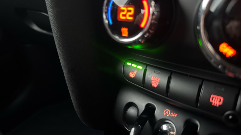 MINI Hatchback 1.5 Cooper Classic 3dr Auto Petrol Hatchback